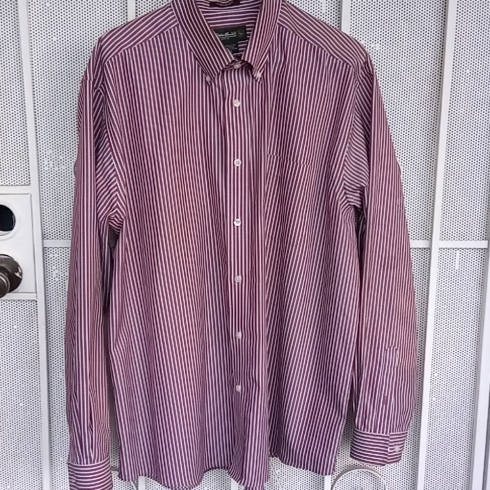 Eddie Bauer NWOT Ladies-in-waiting cotton button up blouse. Size XL.